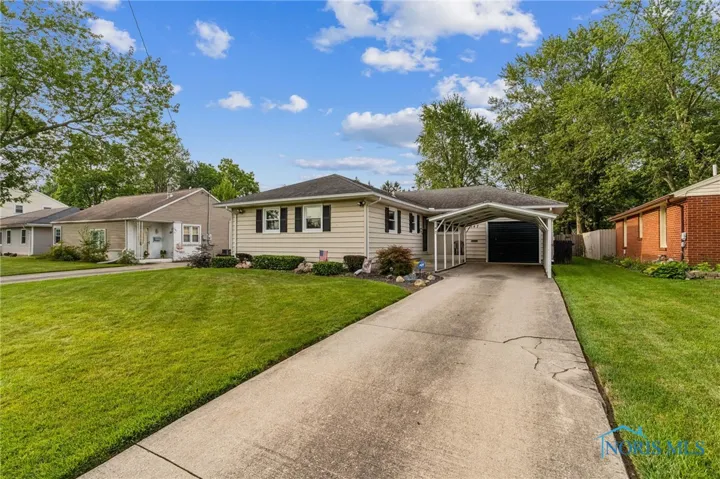 147 Bell Avenue, Findlay, Ohio 45840, 3 Bedrooms Bedrooms, 6 Rooms Rooms,2 BathroomsBathrooms,Residential,For Sale,Bell,6133846