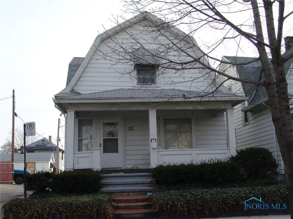 111 E Broadway Street, Toledo, Ohio 43605, 3 Bedrooms Bedrooms, 1 Room Rooms,1 BathroomBathrooms,Residential,For Sale,Broadway,6133729