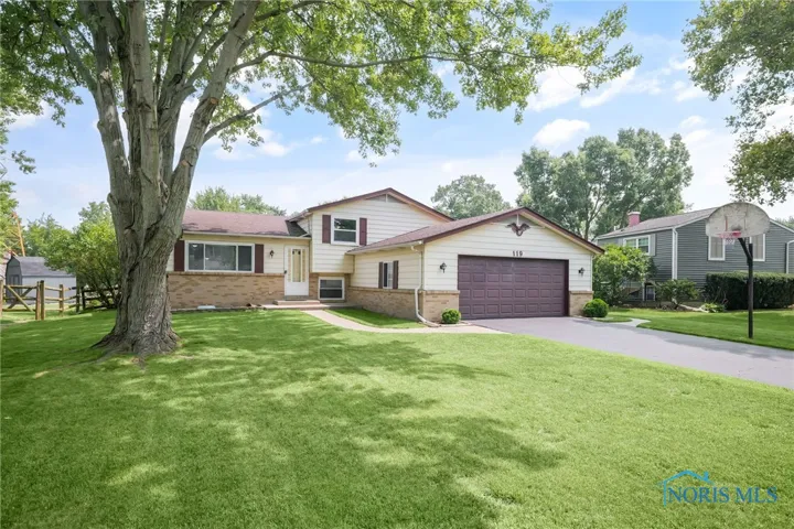 119 Pheasant Drive, Perrysburg, Ohio 43551, 3 Bedrooms Bedrooms, 9 Rooms Rooms,3 BathroomsBathrooms,Residential,For Sale,Pheasant,6133667