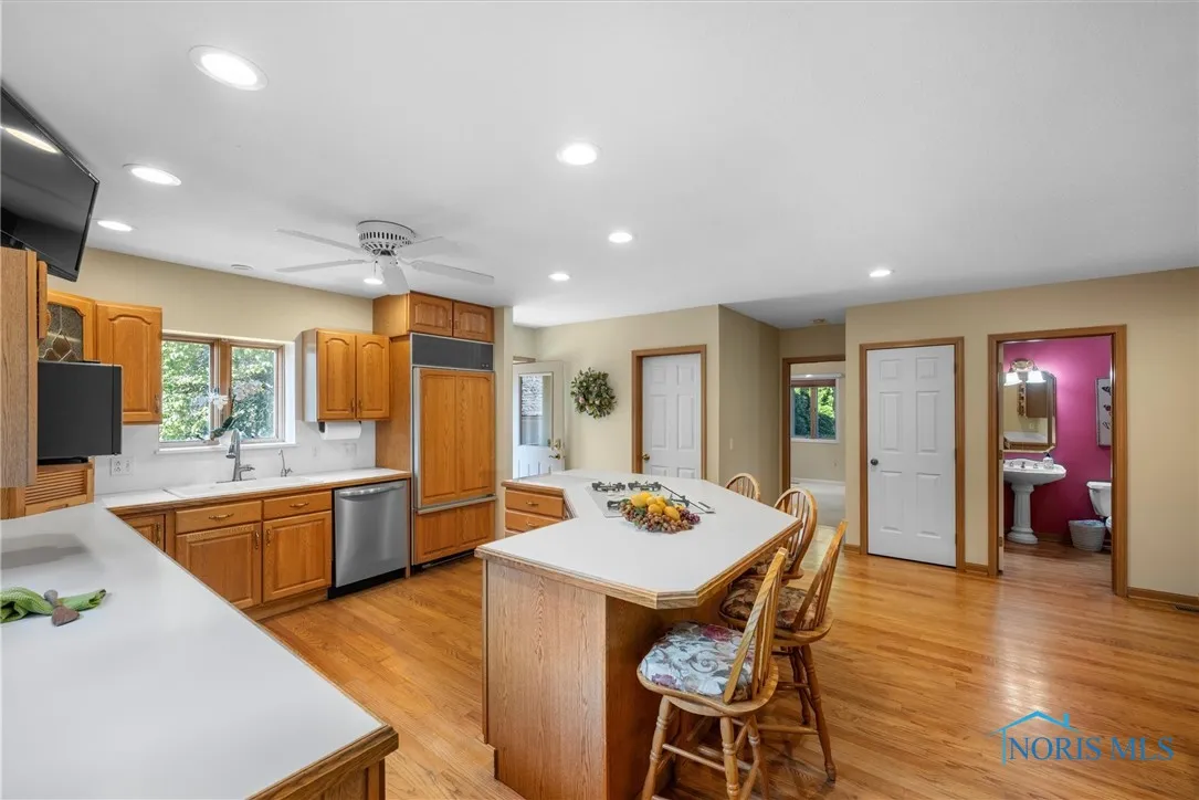 10717 Neapolis Waterville Road, Whitehouse, Ohio 43571, 4 Bedrooms Bedrooms, 12 Rooms Rooms,3 BathroomsBathrooms,Residential,For Sale,Neapolis Waterville,6133710