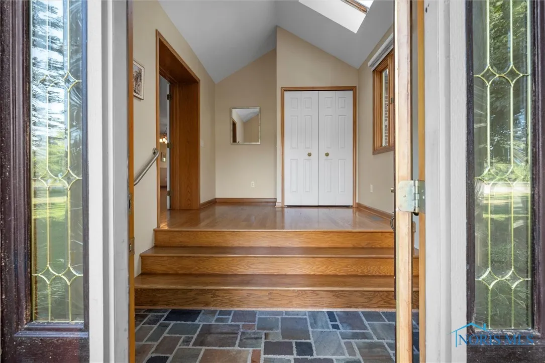 10717 Neapolis Waterville Road, Whitehouse, Ohio 43571, 4 Bedrooms Bedrooms, 12 Rooms Rooms,3 BathroomsBathrooms,Residential,For Sale,Neapolis Waterville,6133710