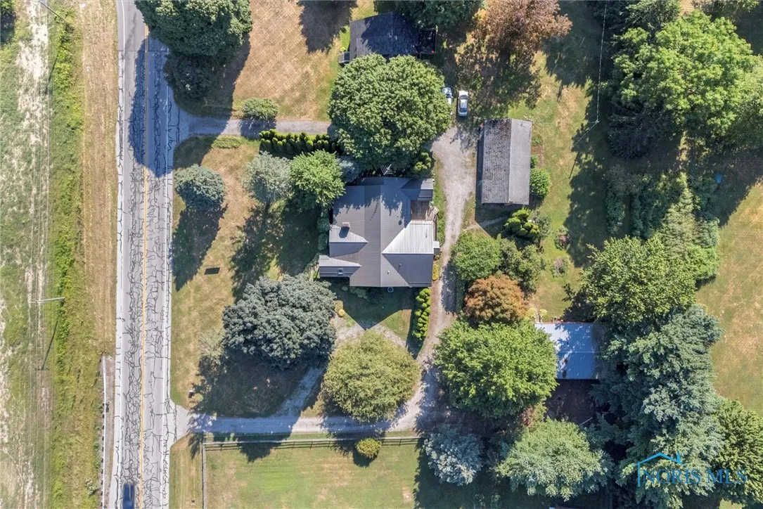 10717 Neapolis Waterville Road, Whitehouse, Ohio 43571, 4 Bedrooms Bedrooms, 12 Rooms Rooms,3 BathroomsBathrooms,Residential,For Sale,Neapolis Waterville,6133710