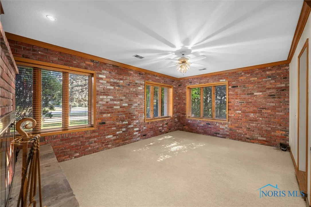 10717 Neapolis Waterville Road, Whitehouse, Ohio 43571, 4 Bedrooms Bedrooms, 12 Rooms Rooms,3 BathroomsBathrooms,Residential,For Sale,Neapolis Waterville,6133710