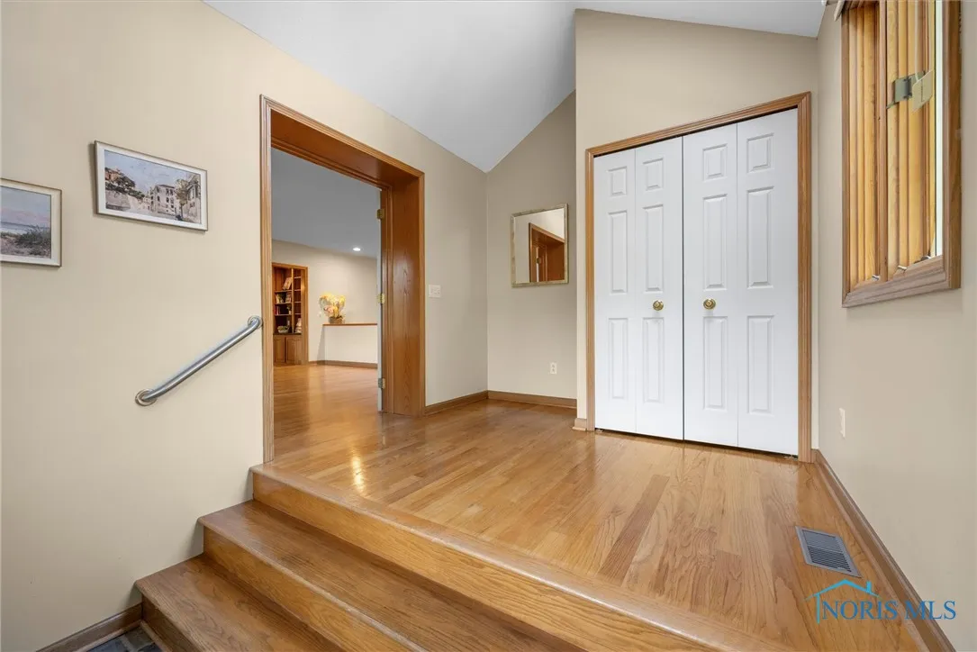 10717 Neapolis Waterville Road, Whitehouse, Ohio 43571, 4 Bedrooms Bedrooms, 12 Rooms Rooms,3 BathroomsBathrooms,Residential,For Sale,Neapolis Waterville,6133710