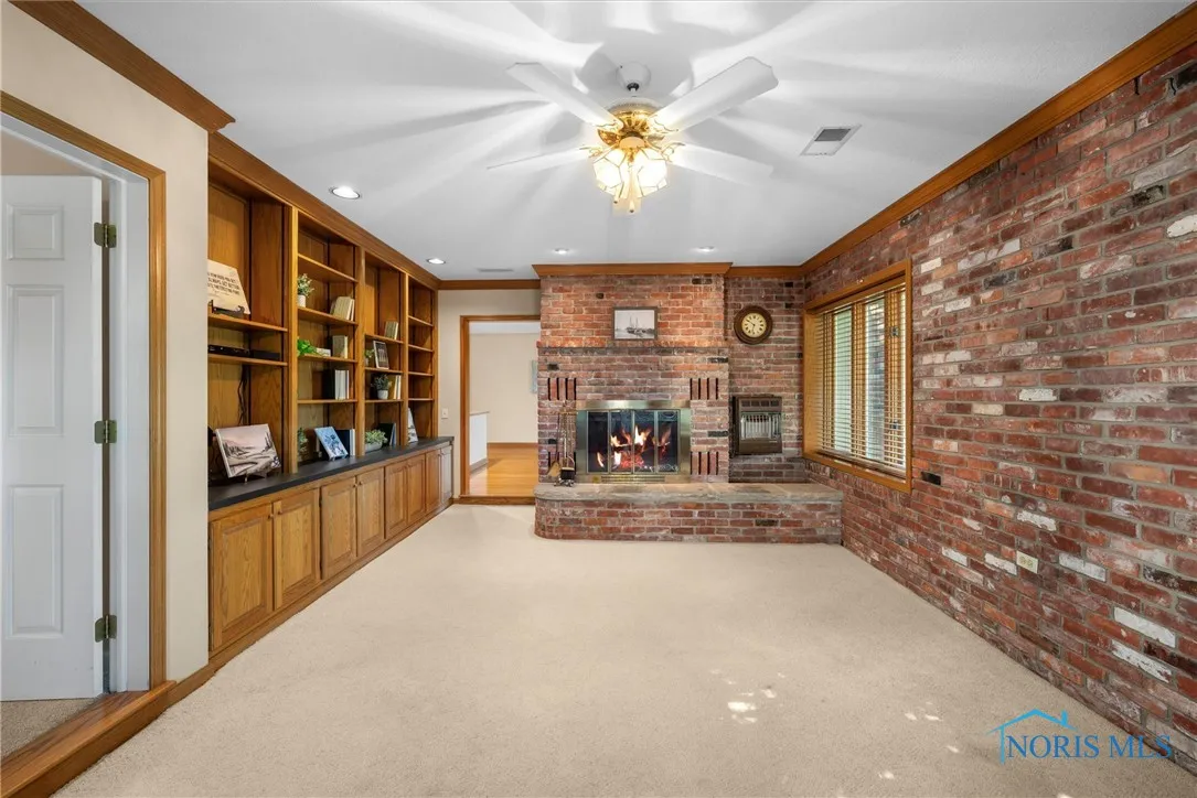 10717 Neapolis Waterville Road, Whitehouse, Ohio 43571, 4 Bedrooms Bedrooms, 12 Rooms Rooms,3 BathroomsBathrooms,Residential,For Sale,Neapolis Waterville,6133710