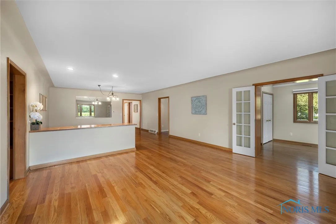 10717 Neapolis Waterville Road, Whitehouse, Ohio 43571, 4 Bedrooms Bedrooms, 12 Rooms Rooms,3 BathroomsBathrooms,Residential,For Sale,Neapolis Waterville,6133710