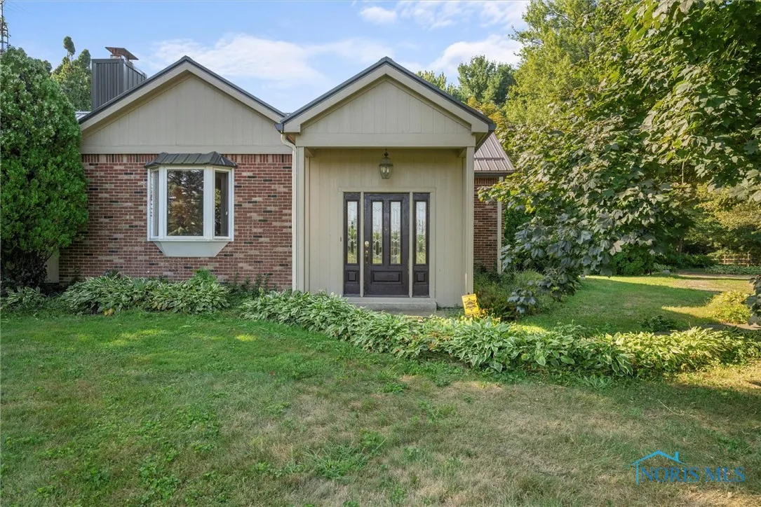 10717 Neapolis Waterville Road, Whitehouse, Ohio 43571, 4 Bedrooms Bedrooms, 12 Rooms Rooms,3 BathroomsBathrooms,Residential,For Sale,Neapolis Waterville,6133710
