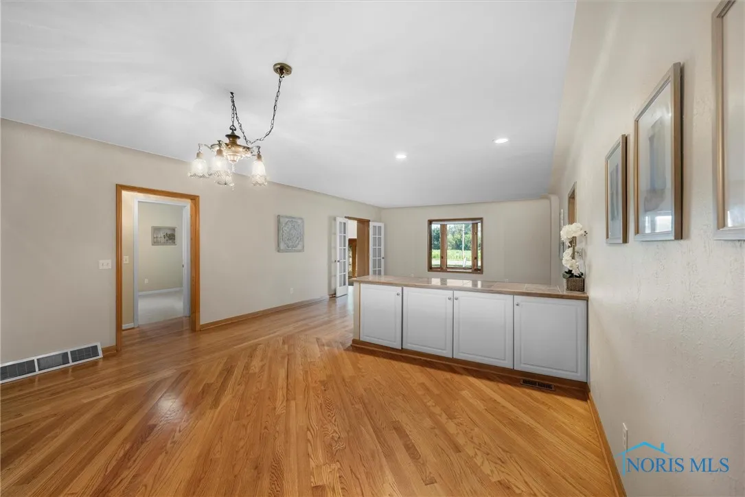 10717 Neapolis Waterville Road, Whitehouse, Ohio 43571, 4 Bedrooms Bedrooms, 12 Rooms Rooms,3 BathroomsBathrooms,Residential,For Sale,Neapolis Waterville,6133710