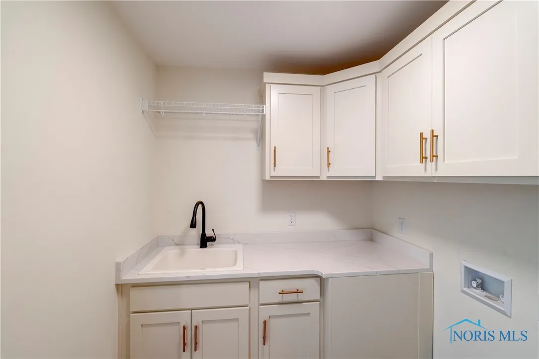 9414 Kimball Creek, Sylvania, Ohio 43560, 4 Bedrooms Bedrooms, 9 Rooms Rooms,4 BathroomsBathrooms,Residential,For Sale,Kimball Creek,6133726