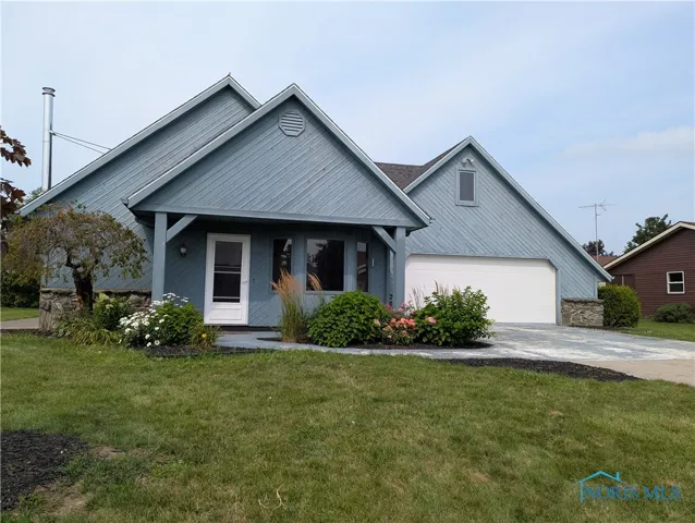221 Farmington Road, Archbold, Ohio 43502, 3 Bedrooms Bedrooms, 6 Rooms Rooms,2 BathroomsBathrooms,Residential,For Sale,Farmington,6133784