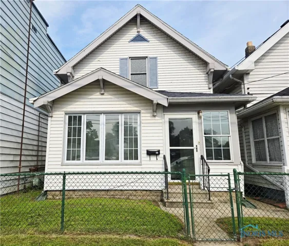 5618 Edgewater Drive, Toledo, Ohio 43611, 2 Bedrooms Bedrooms, 7 Rooms Rooms,1 BathroomBathrooms,Residential,For Sale,Edgewater,6133957