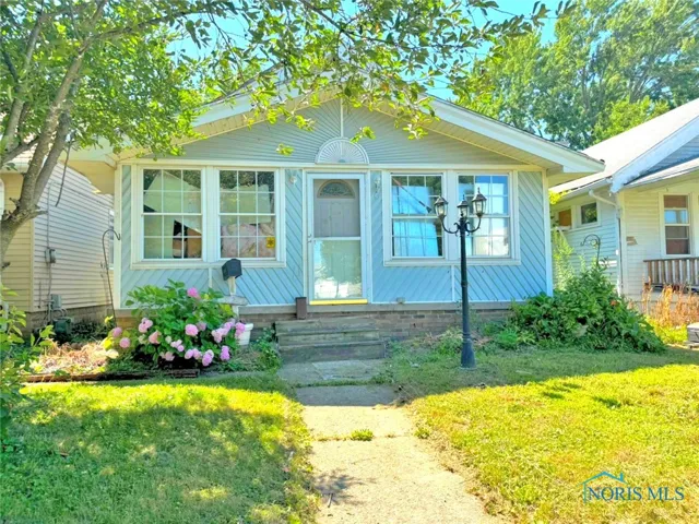 324 Heffner Street, Toledo, Ohio 43605, 2 Bedrooms Bedrooms, 4 Rooms Rooms,1 BathroomBathrooms,Residential,For Sale,Heffner,6133999