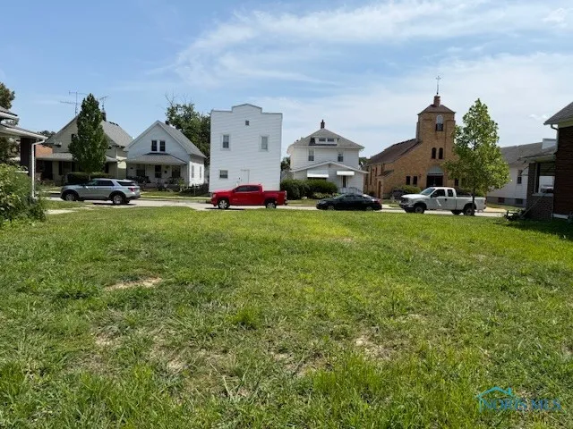 132 Walnut Street, Rossford, Ohio 43460, 2 Bedrooms Bedrooms, ,Land,For Sale,Walnut,6134010