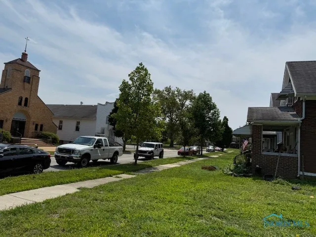 132 Walnut Street, Rossford, Ohio 43460, 2 Bedrooms Bedrooms, ,Land,For Sale,Walnut,6134010