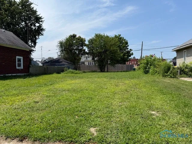 132 Walnut Street, Rossford, Ohio 43460, 2 Bedrooms Bedrooms, ,Land,For Sale,Walnut,6134010