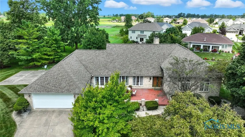 629 Hickory Court, Bowling Green, Ohio 43402, 4 Bedrooms Bedrooms, 14 Rooms Rooms,4 BathroomsBathrooms,Residential,For Sale,Hickory,6133776