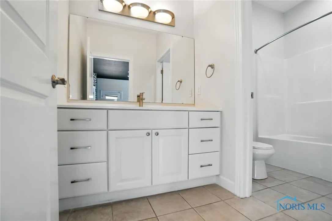243 Thimbleberry Drive, Findlay, Ohio 45840, 3 Bedrooms Bedrooms, 7 Rooms Rooms,2 BathroomsBathrooms,Residential,For Sale,Thimbleberry,6134481