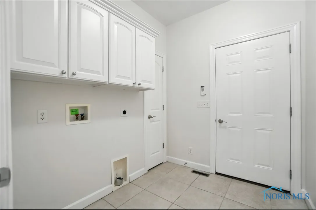 243 Thimbleberry Drive, Findlay, Ohio 45840, 3 Bedrooms Bedrooms, 7 Rooms Rooms,2 BathroomsBathrooms,Residential,For Sale,Thimbleberry,6134481