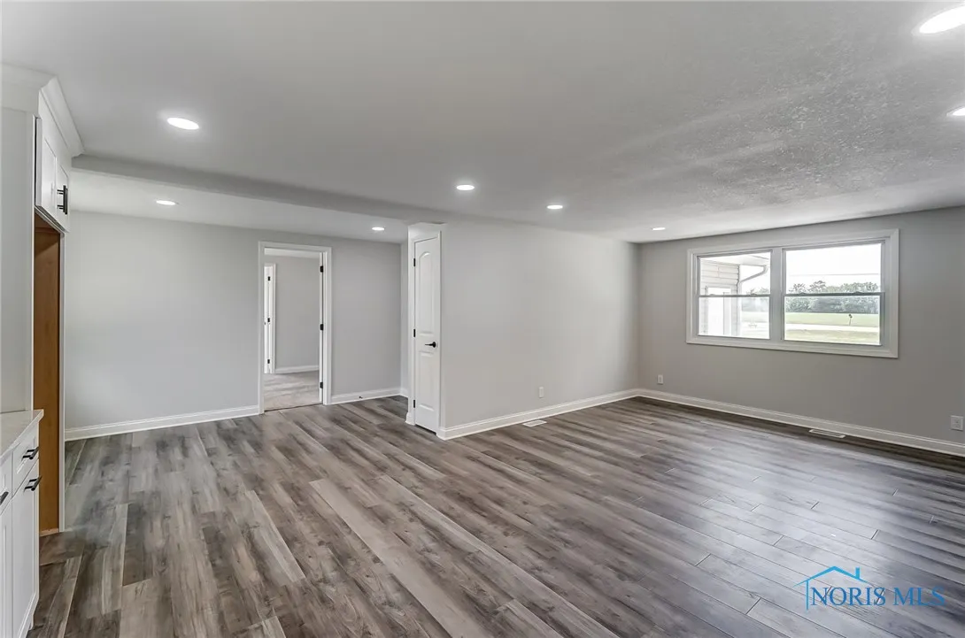 3361 County Road 220, Findlay, Ohio 45840, 4 Bedrooms Bedrooms, 7 Rooms Rooms,2 BathroomsBathrooms,Residential,For Sale,County Road 220,6134498