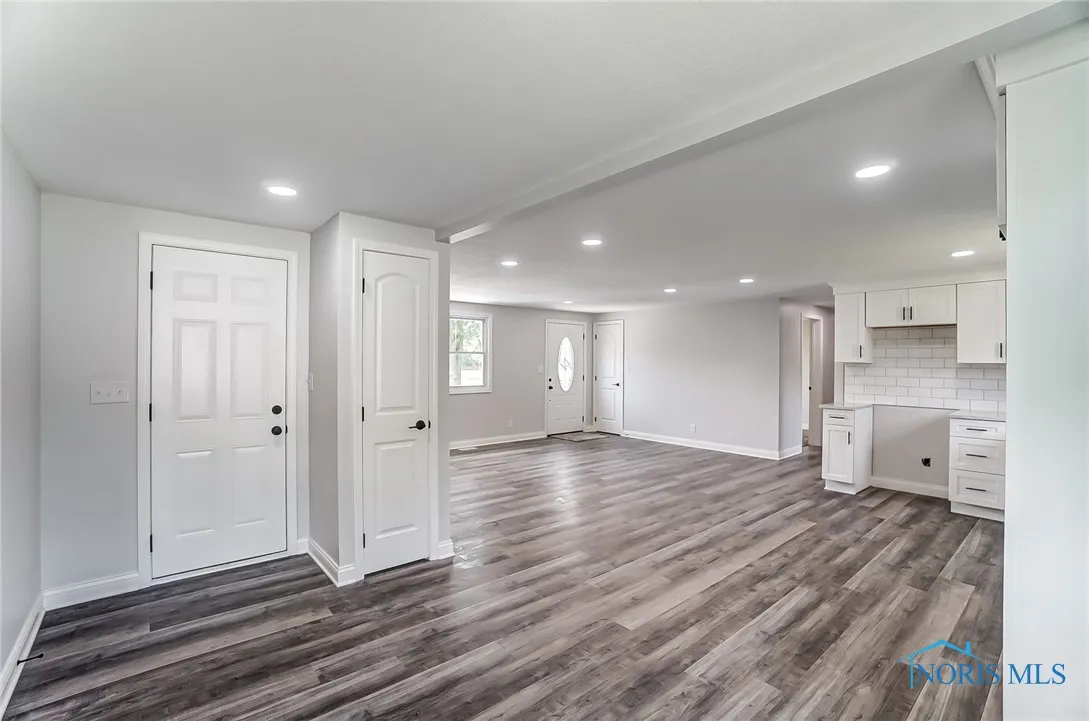 3361 County Road 220, Findlay, Ohio 45840, 4 Bedrooms Bedrooms, 7 Rooms Rooms,2 BathroomsBathrooms,Residential,For Sale,County Road 220,6134498
