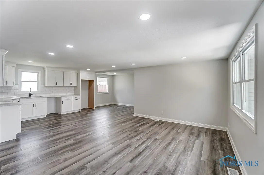 3361 County Road 220, Findlay, Ohio 45840, 4 Bedrooms Bedrooms, 7 Rooms Rooms,2 BathroomsBathrooms,Residential,For Sale,County Road 220,6134498