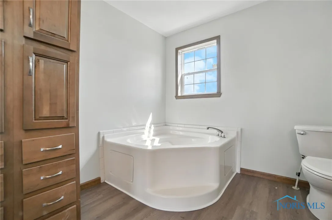 10601 County Road 9, Findlay, Ohio 45840, 3 Bedrooms Bedrooms, 7 Rooms Rooms,2 BathroomsBathrooms,Residential,For Sale,County Road 9,6134504