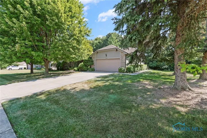 26954 Cranden Drive, Perrysburg, Ohio 43551, 3 Bedrooms Bedrooms, 8 Rooms Rooms,3 BathroomsBathrooms,Residential,For Sale,Cranden,6134509