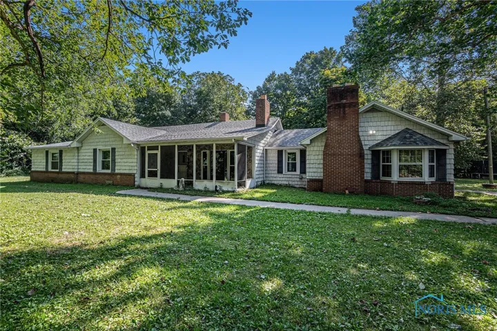 21306 Pemberville Road, Luckey, Ohio 43443, 4 Bedrooms Bedrooms, 7 Rooms Rooms,4 BathroomsBathrooms,Residential,For Sale,Pemberville,6134347