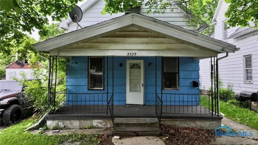 3339 Elm Street, Toledo, Ohio 43608, 3 Bedrooms Bedrooms, 7 Rooms Rooms,1 BathroomBathrooms,Residential,For Sale,Elm,6134551
