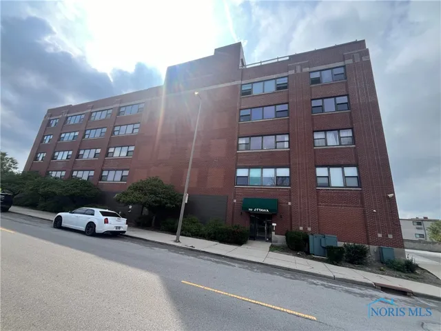 110 Ottawa Street 4e, Toledo, Ohio 43604, 2 Bedrooms Bedrooms, 6 Rooms Rooms,2 BathroomsBathrooms,Residential,For Sale,Ottawa,6134541