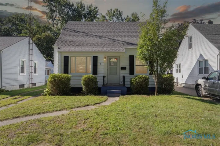2707 Boxwood Road, Toledo, Ohio 43613, 4 Bedrooms Bedrooms, 6 Rooms Rooms,1 BathroomBathrooms,Residential,For Sale,Boxwood,6134547
