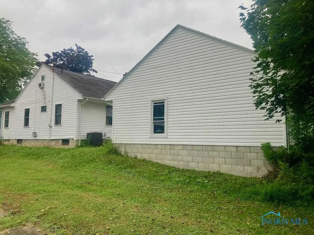 17 Hollister Street, Monroeville, Ohio 44847, 4 Bedrooms Bedrooms, 8 Rooms Rooms,2 BathroomsBathrooms,Residential,For Sale,Hollister,6134616