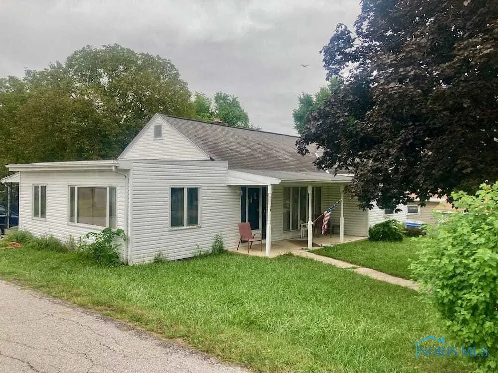 17 Hollister Street, Monroeville, Ohio 44847, 4 Bedrooms Bedrooms, 8 Rooms Rooms,2 BathroomsBathrooms,Residential,For Sale,Hollister,6134616