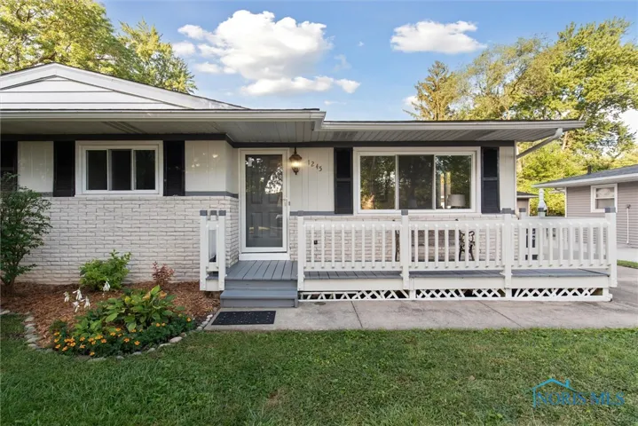 1245 Cady Street, Maumee, Ohio 43537, 3 Bedrooms Bedrooms, 6 Rooms Rooms,1 BathroomBathrooms,Residential,For Sale,Cady,6134630