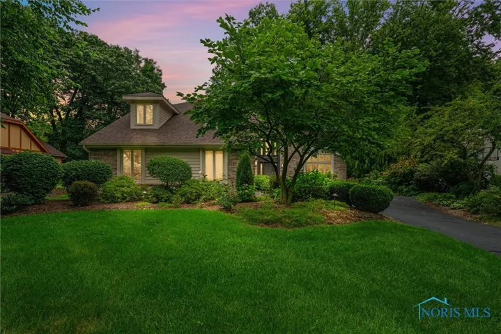 4524 Sulgrave Drive, Toledo, Ohio 43623, 4 Bedrooms Bedrooms, 14 Rooms Rooms,4 BathroomsBathrooms,Residential,For Sale,Sulgrave,6134617