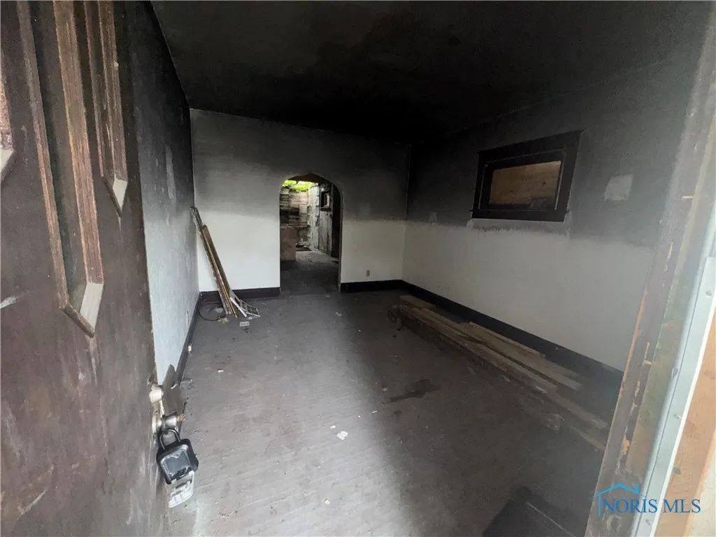 526 Everett Street, Toledo, Ohio 43608, 4 Bedrooms Bedrooms, 8 Rooms Rooms,2 BathroomsBathrooms,Residential,For Sale,Everett,6134631