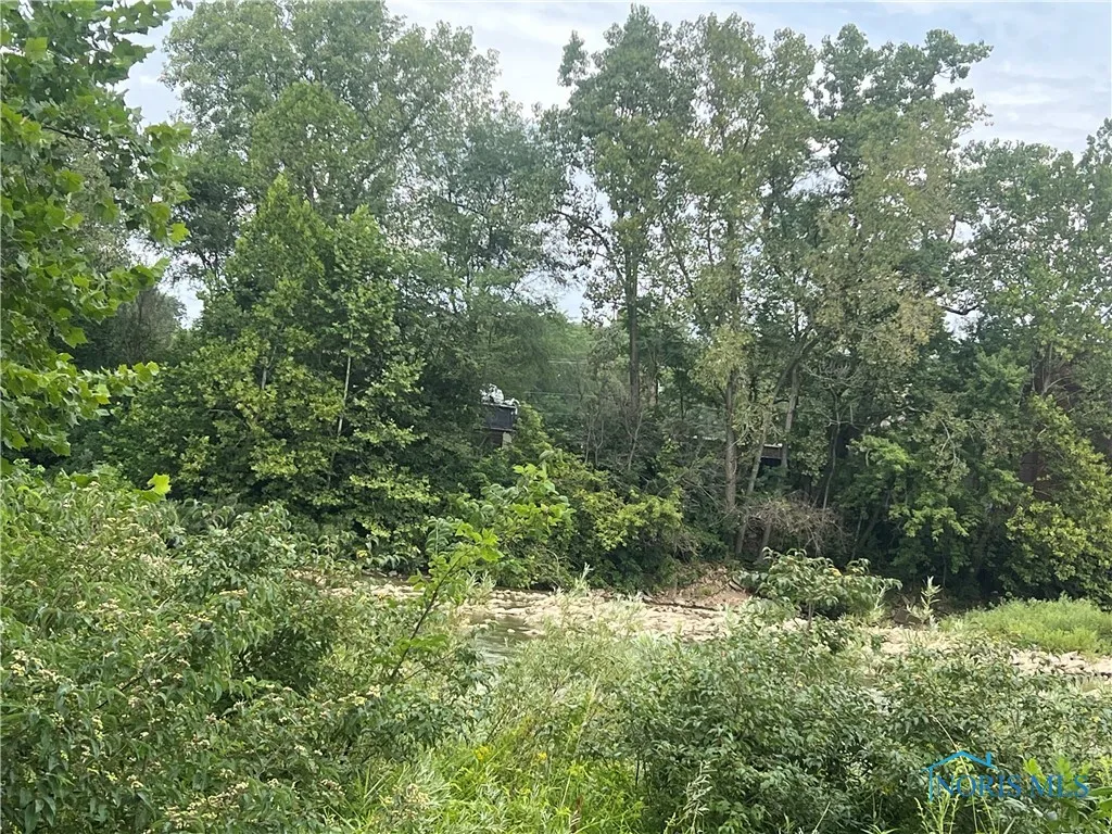 64 River Run Drive J, Fremont, Ohio 43420, 2 Bedrooms Bedrooms, 7 Rooms Rooms,3 BathroomsBathrooms,Residential,For Sale,River Run,6134622