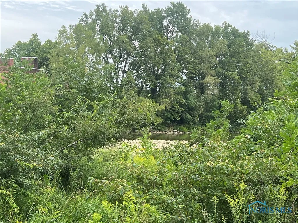 64 River Run Drive J, Fremont, Ohio 43420, 2 Bedrooms Bedrooms, 7 Rooms Rooms,3 BathroomsBathrooms,Residential,For Sale,River Run,6134622