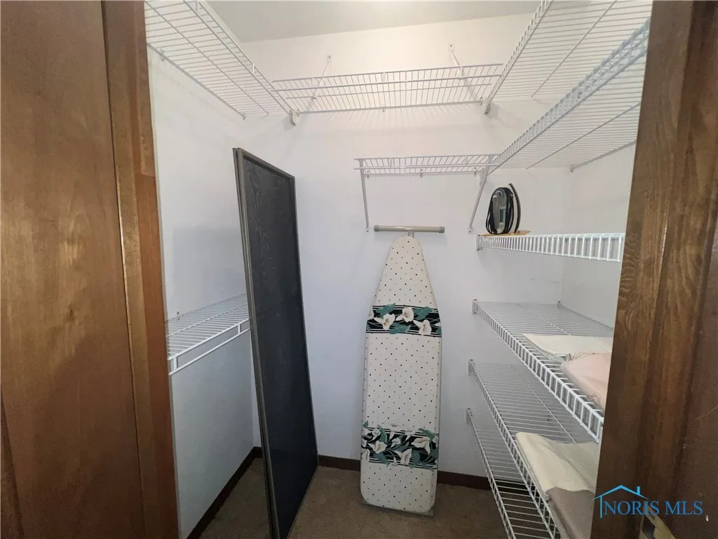 64 River Run Drive J, Fremont, Ohio 43420, 2 Bedrooms Bedrooms, 7 Rooms Rooms,3 BathroomsBathrooms,Residential,For Sale,River Run,6134622