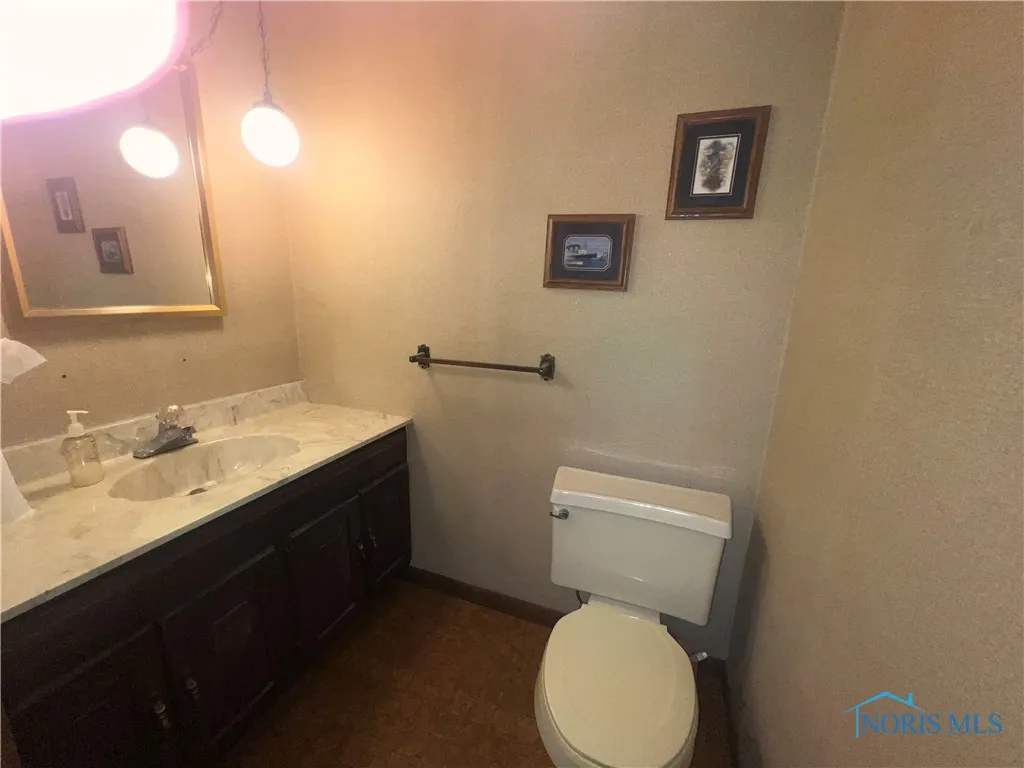 64 River Run Drive J, Fremont, Ohio 43420, 2 Bedrooms Bedrooms, 7 Rooms Rooms,3 BathroomsBathrooms,Residential,For Sale,River Run,6134622