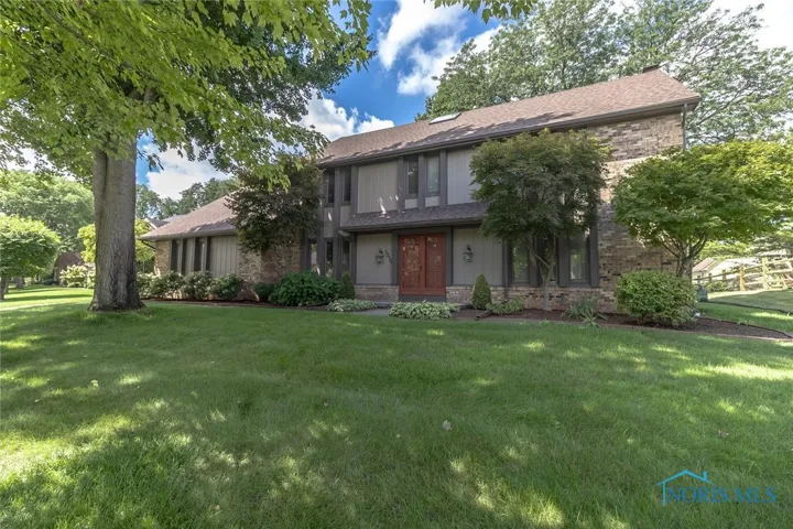 5235 Brookfield Lane, Sylvania, Ohio 43560, 4 Bedrooms Bedrooms, 11 Rooms Rooms,3 BathroomsBathrooms,Residential,For Sale,Brookfield,6134647