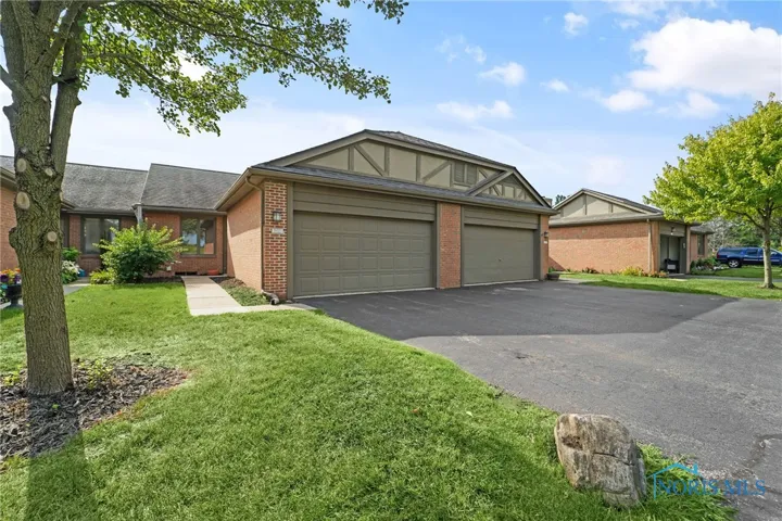 29323 Bates Road, Perrysburg, Ohio 43551, 3 Bedrooms Bedrooms, 8 Rooms Rooms,2 BathroomsBathrooms,Residential,For Sale,Bates,6134620