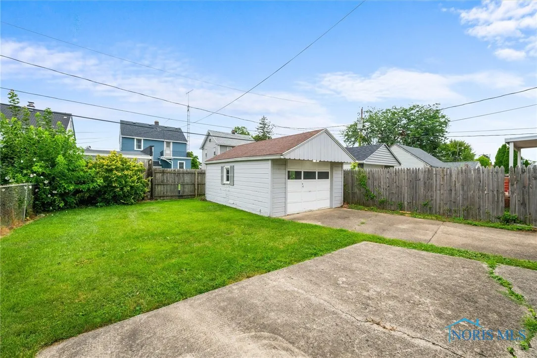 2849 N 109th Street, Toledo, Ohio 43611, 3 Bedrooms Bedrooms, 6 Rooms Rooms,1 BathroomBathrooms,Residential,For Sale,109th,6134587