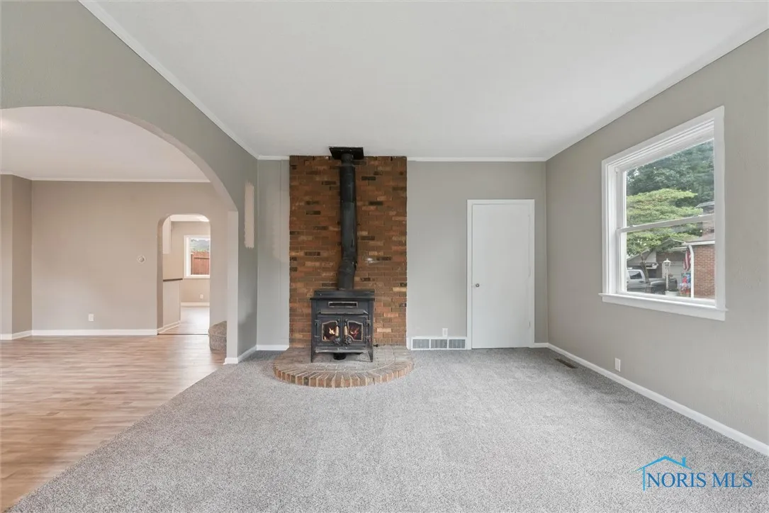 207 Ash Avenue, Findlay, Ohio 45840, 2 Bedrooms Bedrooms, 5 Rooms Rooms,2 BathroomsBathrooms,Residential,For Sale,Ash,6134655