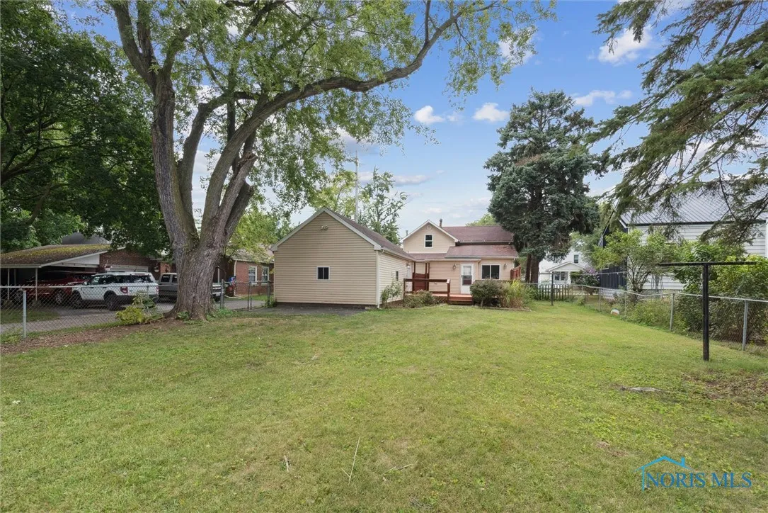 207 Ash Avenue, Findlay, Ohio 45840, 2 Bedrooms Bedrooms, 5 Rooms Rooms,2 BathroomsBathrooms,Residential,For Sale,Ash,6134655