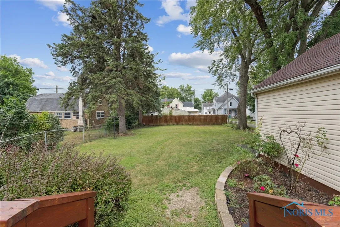 207 Ash Avenue, Findlay, Ohio 45840, 2 Bedrooms Bedrooms, 5 Rooms Rooms,2 BathroomsBathrooms,Residential,For Sale,Ash,6134655