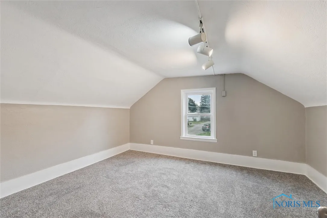 207 Ash Avenue, Findlay, Ohio 45840, 2 Bedrooms Bedrooms, 5 Rooms Rooms,2 BathroomsBathrooms,Residential,For Sale,Ash,6134655