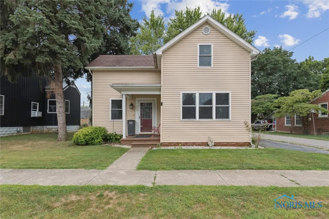207 Ash Avenue, Findlay, Ohio 45840, 2 Bedrooms Bedrooms, 5 Rooms Rooms,2 BathroomsBathrooms,Residential,For Sale,Ash,6134655