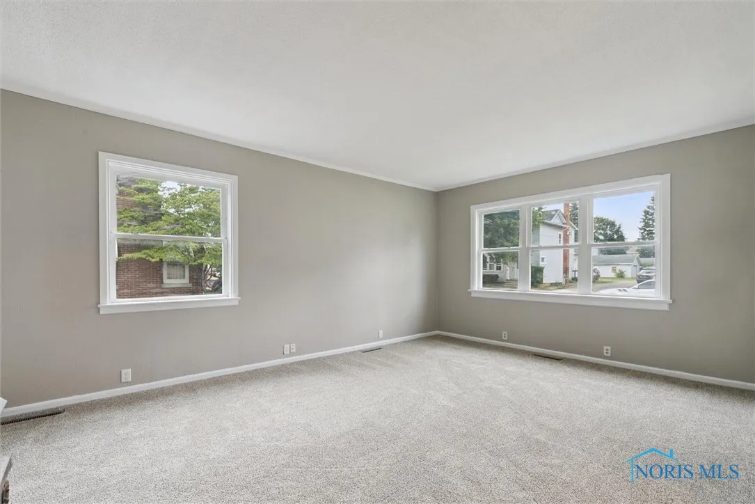 207 Ash Avenue, Findlay, Ohio 45840, 2 Bedrooms Bedrooms, 5 Rooms Rooms,2 BathroomsBathrooms,Residential,For Sale,Ash,6134655