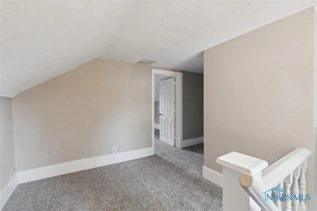 207 Ash Avenue, Findlay, Ohio 45840, 2 Bedrooms Bedrooms, 5 Rooms Rooms,2 BathroomsBathrooms,Residential,For Sale,Ash,6134655
